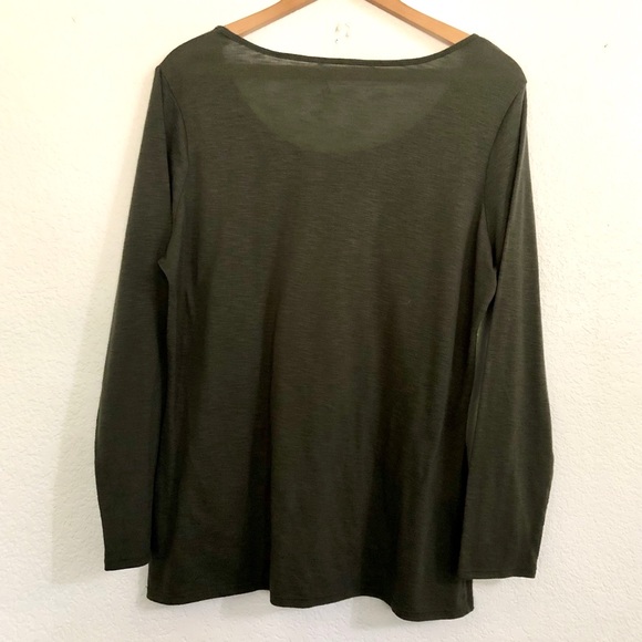 Lightweight olive top - Picture 2 of 2